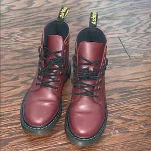 Dr. Martens Women’s Boots (7 eyelets) burgundy